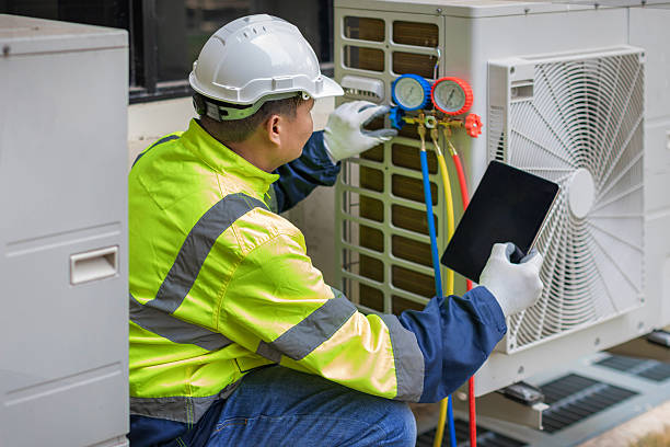 Professional Hvac technician working in Springfield Gardens, NY